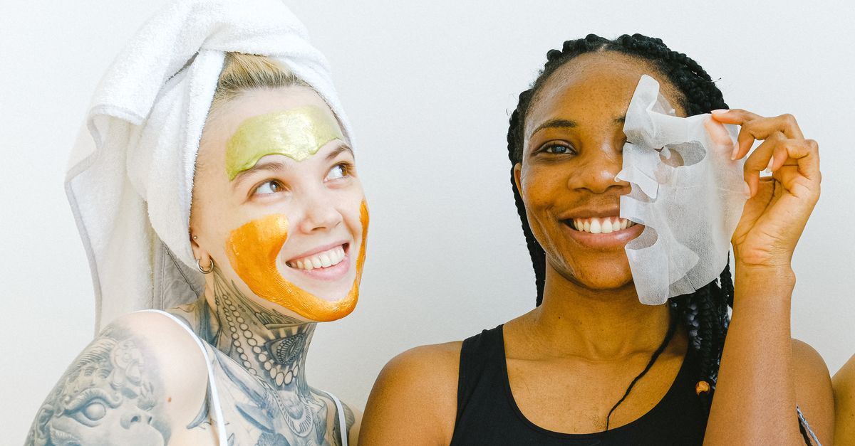 Clay Mask vs Sheet Mask: Bedanya Fungsi dan Cara Pakai
